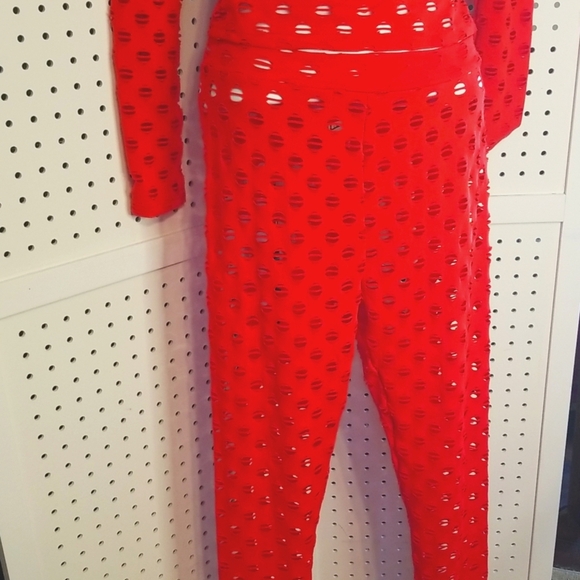 Red Textured Long Sleeve Two Piece - Picture 5 of 5